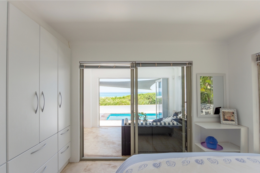 5 Bedroom Property for Sale in Golden Mile Western Cape